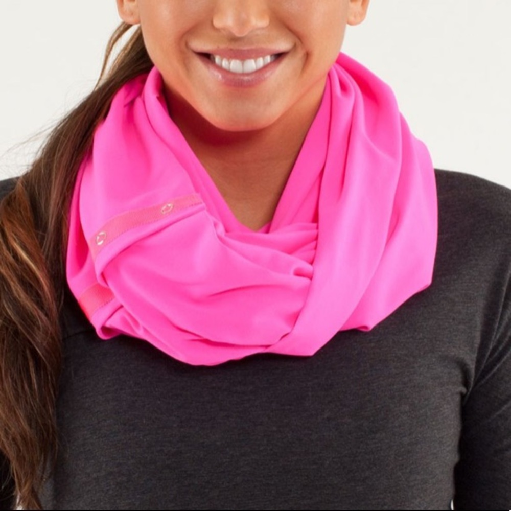 Lululemon Vinyasa Scarf Raspberry Glo Light